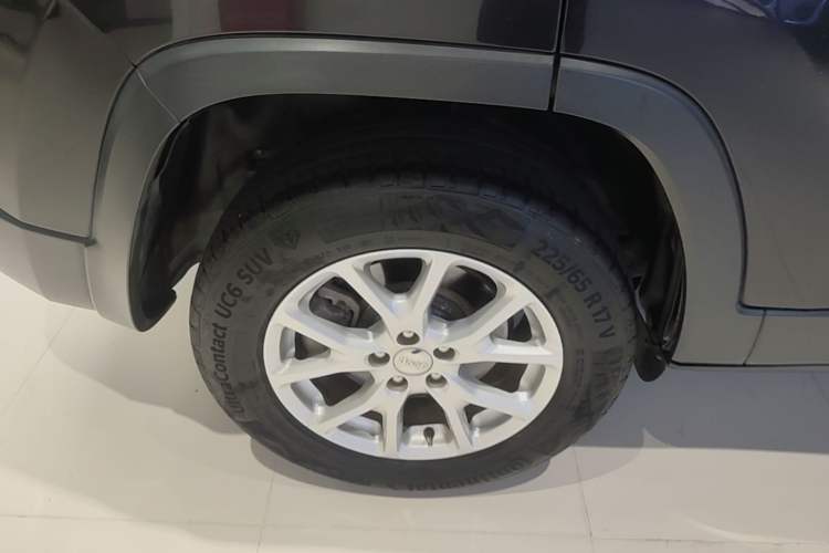Used Jeep Cherokee 2016 2.4L Professional Smart Version Right Rear Wheel Hub