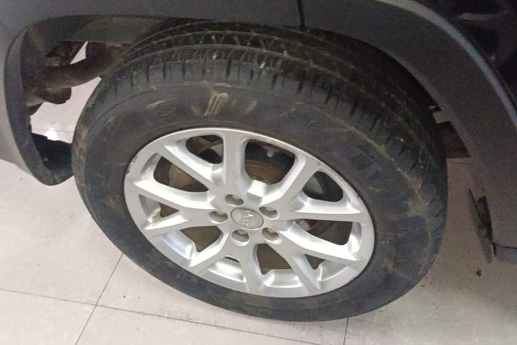Used Jeep Cherokee 2016 2.4L Leading Edition Right Rear Wheel Hub