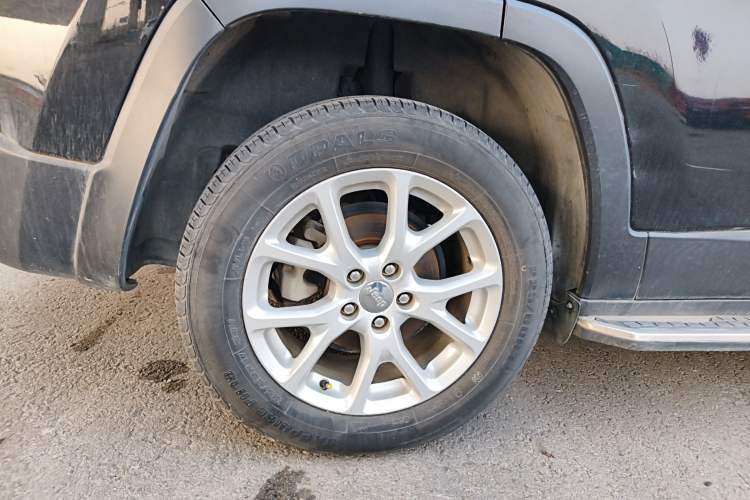 Used Jeep Cherokee 2016 2.4L Leading Smart Version Right Rear Wheel Hub