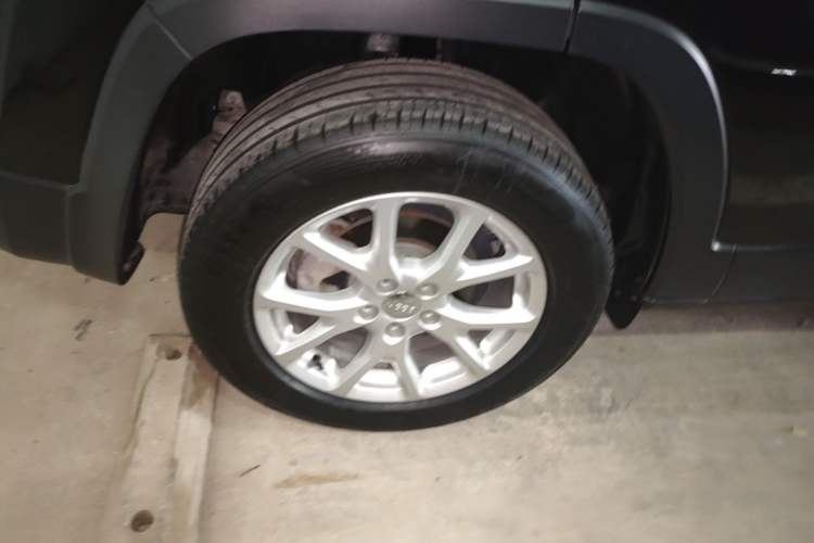Used Jeep Cherokee 2016 2.4L Leading Edition Right Rear Wheel Hub