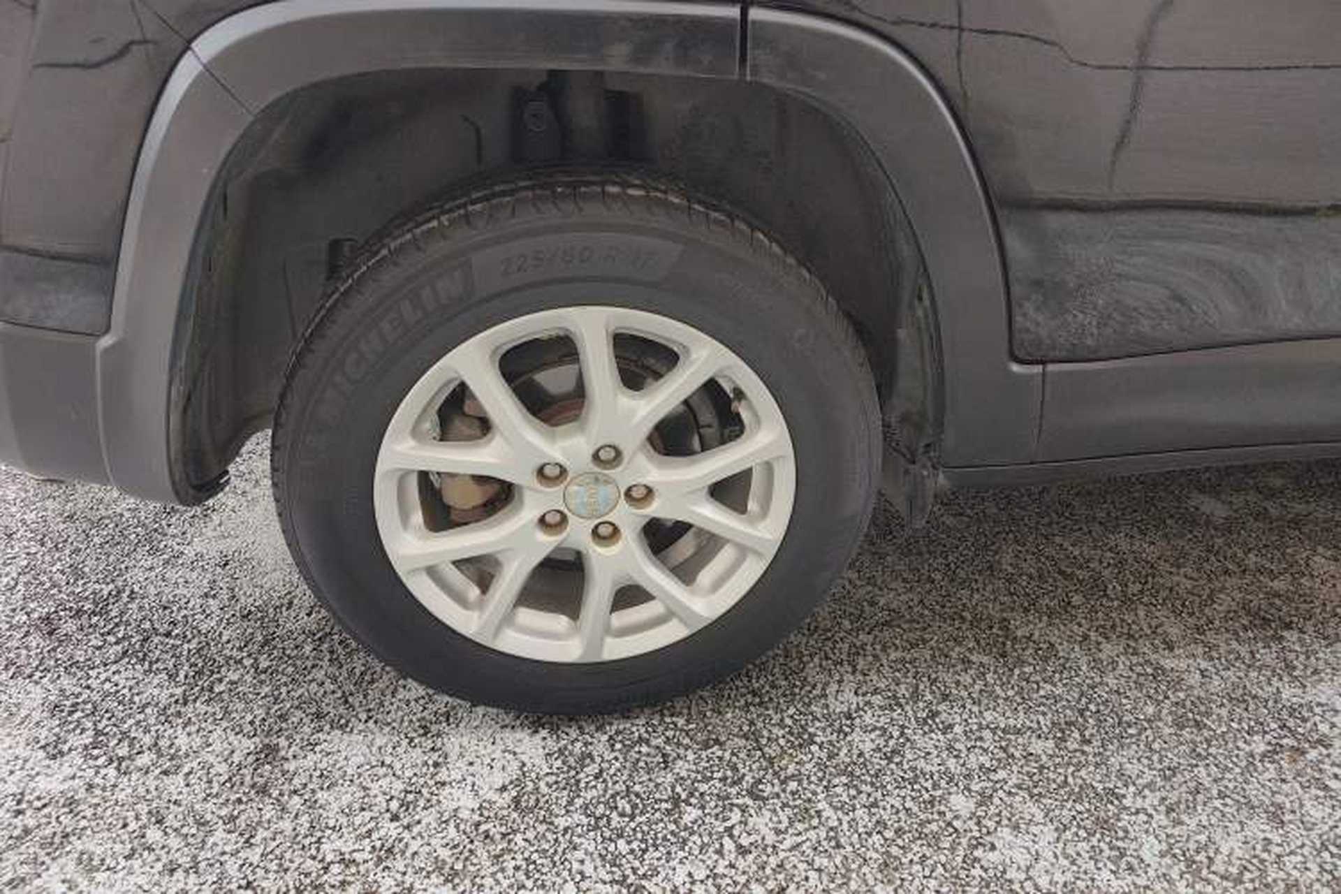 Used Jeep Cherokee 2016 2.0L Leading Edition Right Rear Wheel Hub