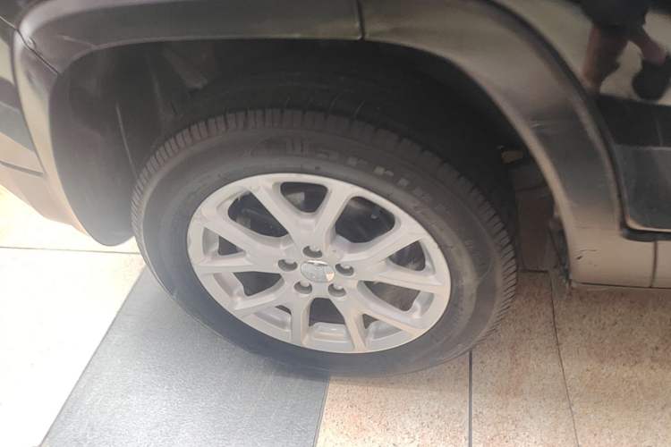 Used Jeep Cherokee 2016 2.4L Leading Smart Version Right Rear Wheel Hub