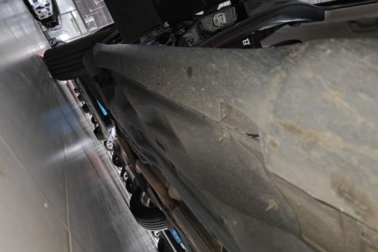 Used Jeep Cherokee 2016 2.4L Professional Edition Right Side Sill
