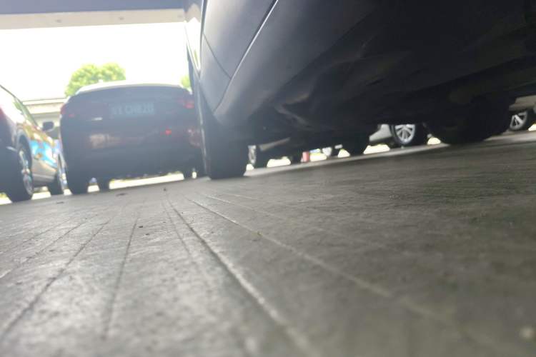 Used Jeep Cherokee 2016 2.4L Leading Edition Right Side Sill