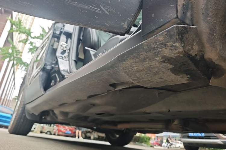 Used Jeep Cherokee 2016 2.4L Leading Smart Version Right Side Sill
