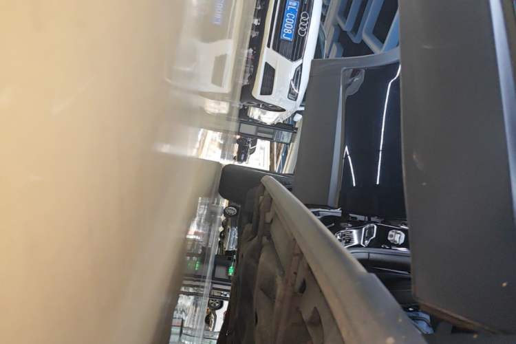 Used Jeep Cherokee 2016 2.0L Smart Version Right Side Sill