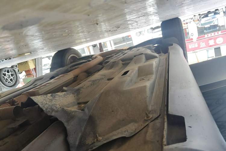 Used Jeep Cherokee 2016 2.4L Professional Smart Version Right Side Sill
