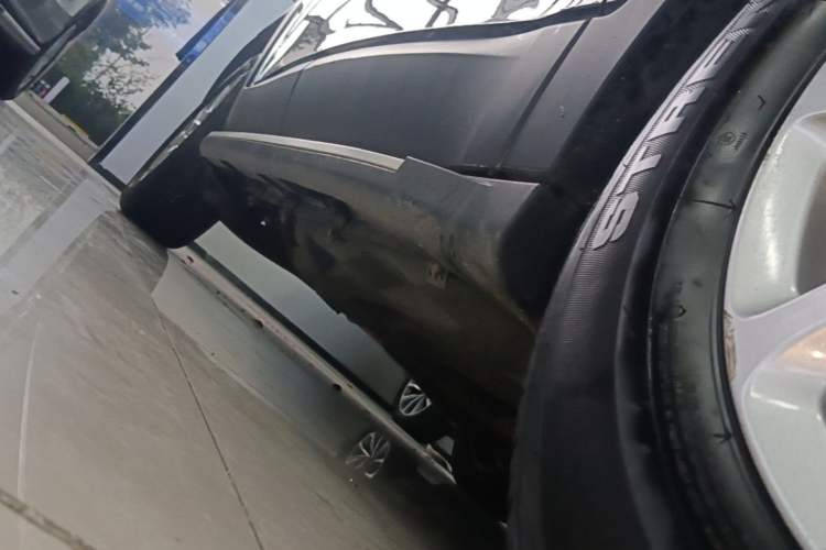 Used Jeep Cherokee 2016 2.4L Leading Edition Right Side Sill