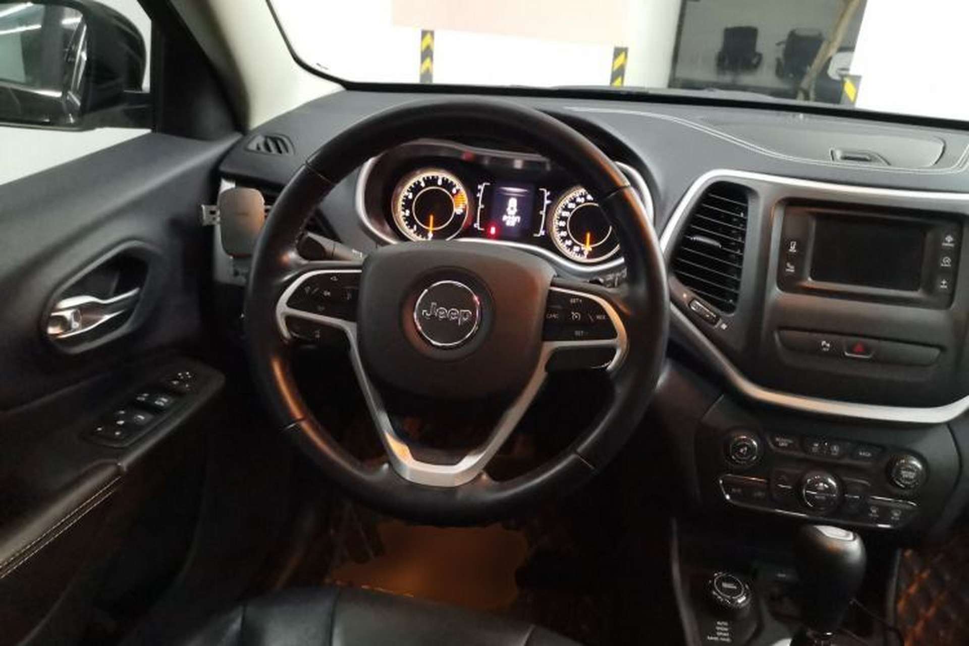 Used Jeep Cherokee 2016 2.4L Professional Edition Steering Wheel