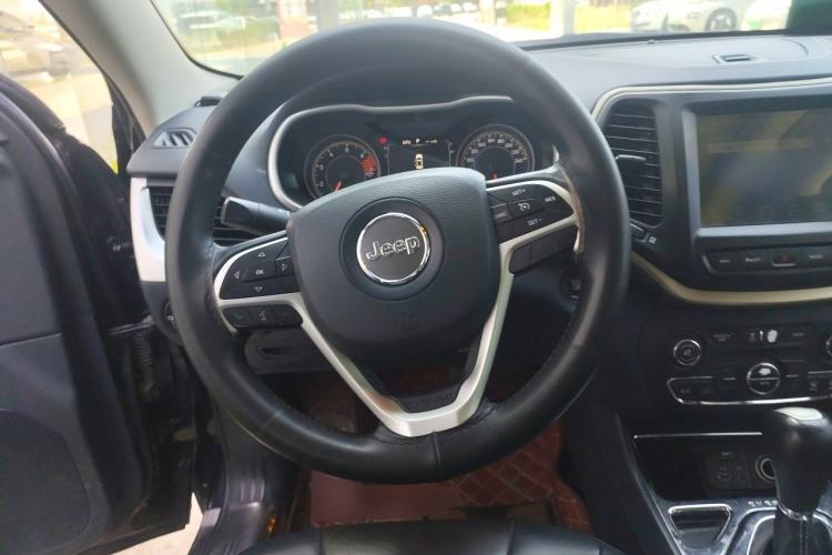 Used Jeep Cherokee 2016 2.4L Leading Edition Steering Wheel