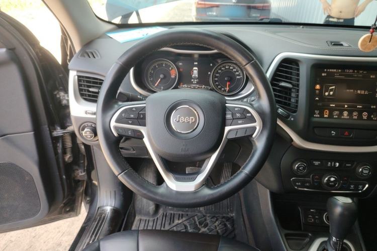 Used Jeep Cherokee 2016 2.4L Leading Smart Version Steering Wheel