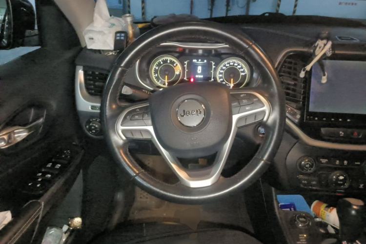 Used Jeep Cherokee 2016 2.4L Professional Edition Steering Wheel