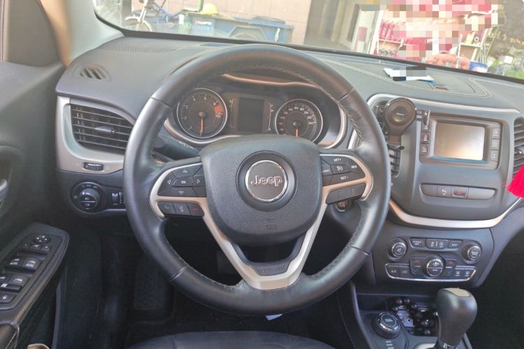 Used Jeep Cherokee 2016 2.4L Professional Edition Steering Wheel