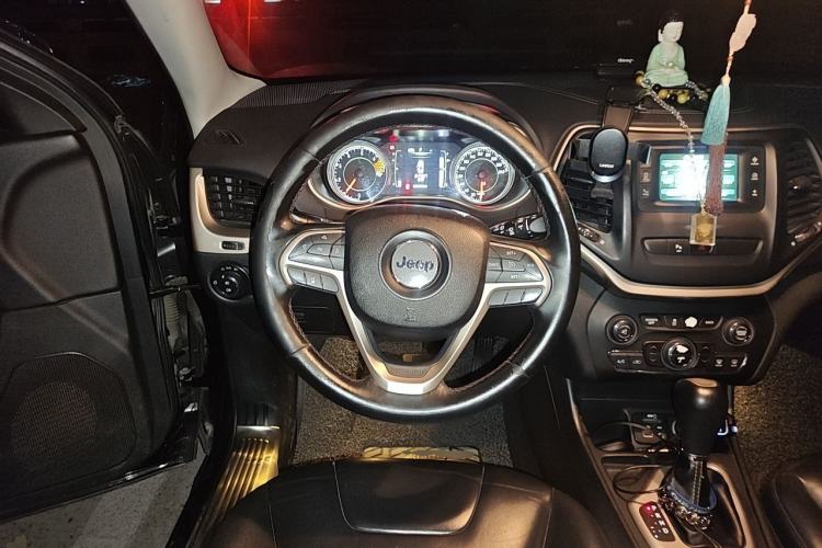 Used Jeep Cherokee 2016 2.4L Leading Edition Steering Wheel