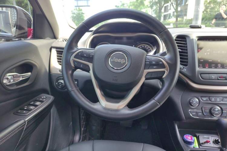 Used Jeep Cherokee 2016 2.4L Leading Smart Version Steering Wheel