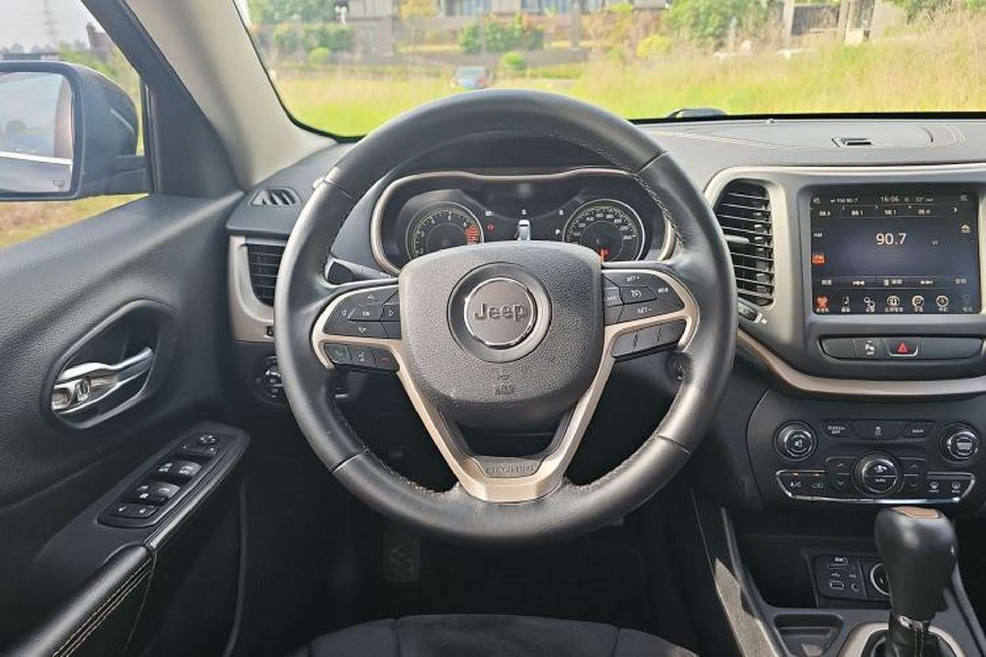 Used Jeep Cherokee 2016 2.0L Leading Edition Steering Wheel