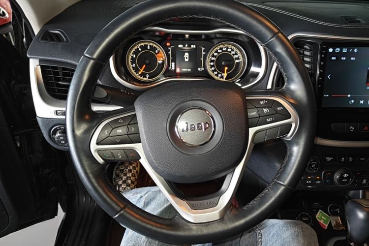 Used Jeep Cherokee 2016 2.4L Professional Edition Steering Wheel