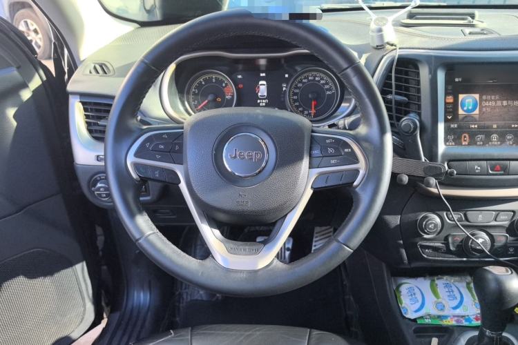 Used Jeep Cherokee 2016 2.0L Superior Edition Steering Wheel