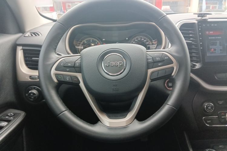 Used Jeep Cherokee 2016 2.4L Professional Edition Steering Wheel