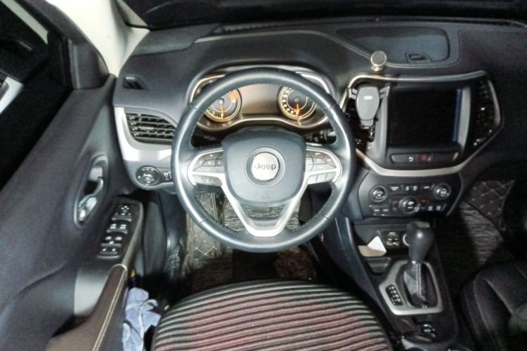 Used Jeep Cherokee 2016 2.4L Leading Smart Version Steering Wheel