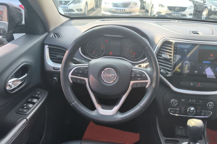 Used Jeep Cherokee 2016 2.4L Leading Edition Steering Wheel