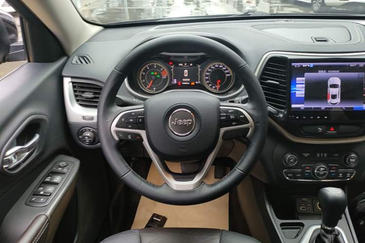Used Jeep Cherokee 2016 2.4L Leading Edition Steering Wheel