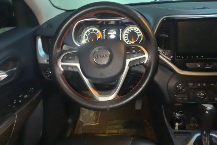 Used Jeep Cherokee 2016 2.4L Leading Edition Steering Wheel
