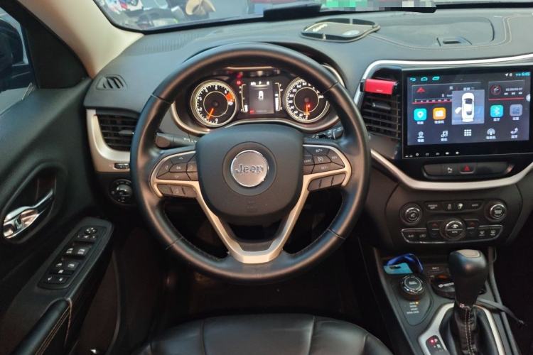 Used Jeep Cherokee 2016 2.4L Professional Edition Steering Wheel