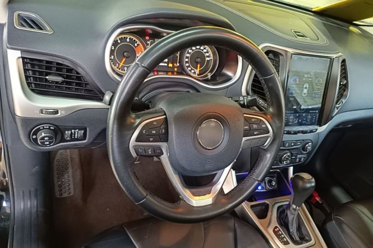 Used Jeep Cherokee 2016 2.4L Leading Edition Steering Wheel