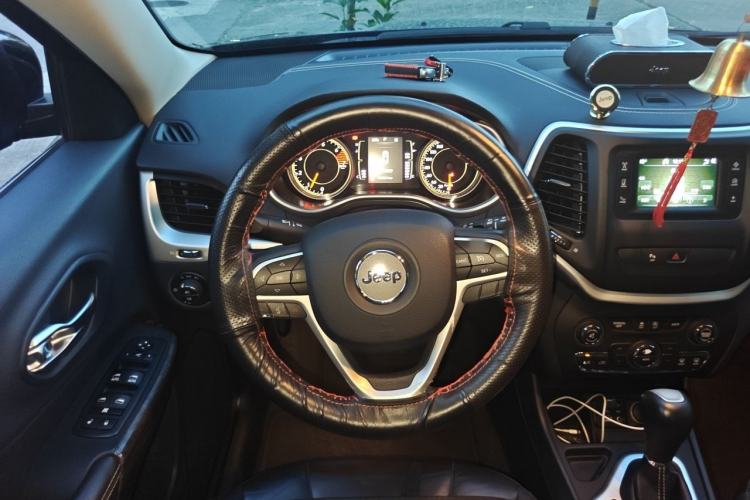 Used Jeep Cherokee 2016 2.4L Leading Edition Steering Wheel