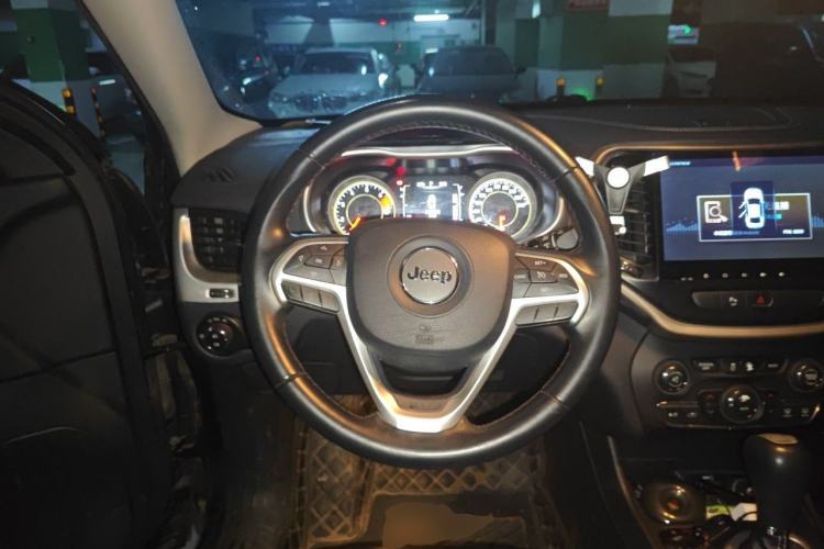 Used Jeep Cherokee 2016 2.4L Leading Edition Steering Wheel