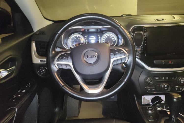 Used Jeep Cherokee 2016 2.4L Professional Edition Steering Wheel