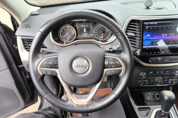 Used Jeep Cherokee 2016 2.4L Leading Edition Steering Wheel