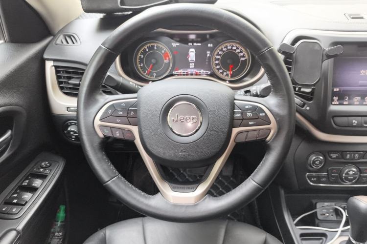 Used Jeep Cherokee 2016 2.4L Leading Smart Version Steering Wheel