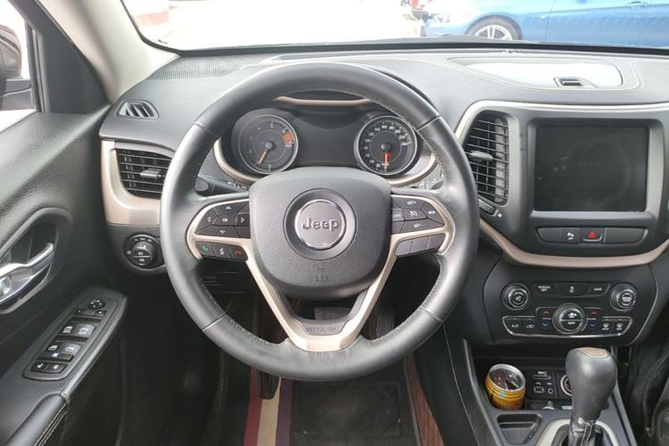 Used Jeep Cherokee 2016 2.0L Superior Edition Steering Wheel