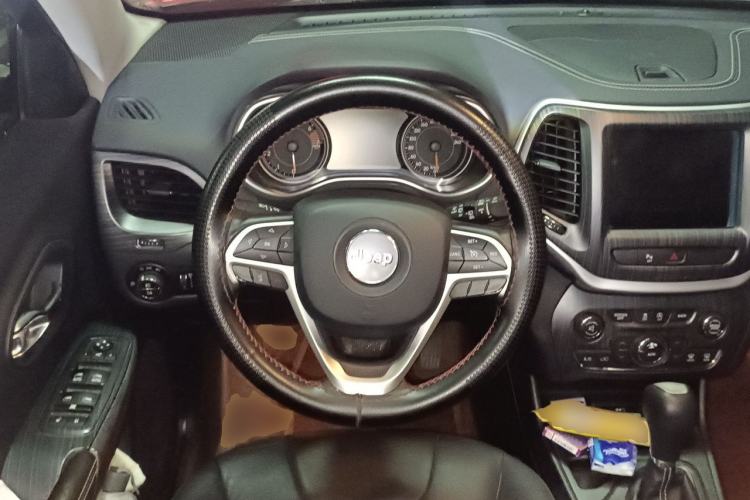 Used Jeep Cherokee 2016 2.4L Leading Edition Steering Wheel