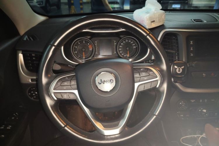 Used Jeep Cherokee 2016 2.4L Leading Edition Steering Wheel