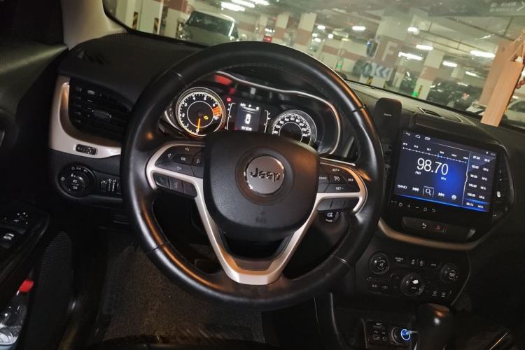 Used Jeep Cherokee 2016 2.4L Leading Edition Steering Wheel
