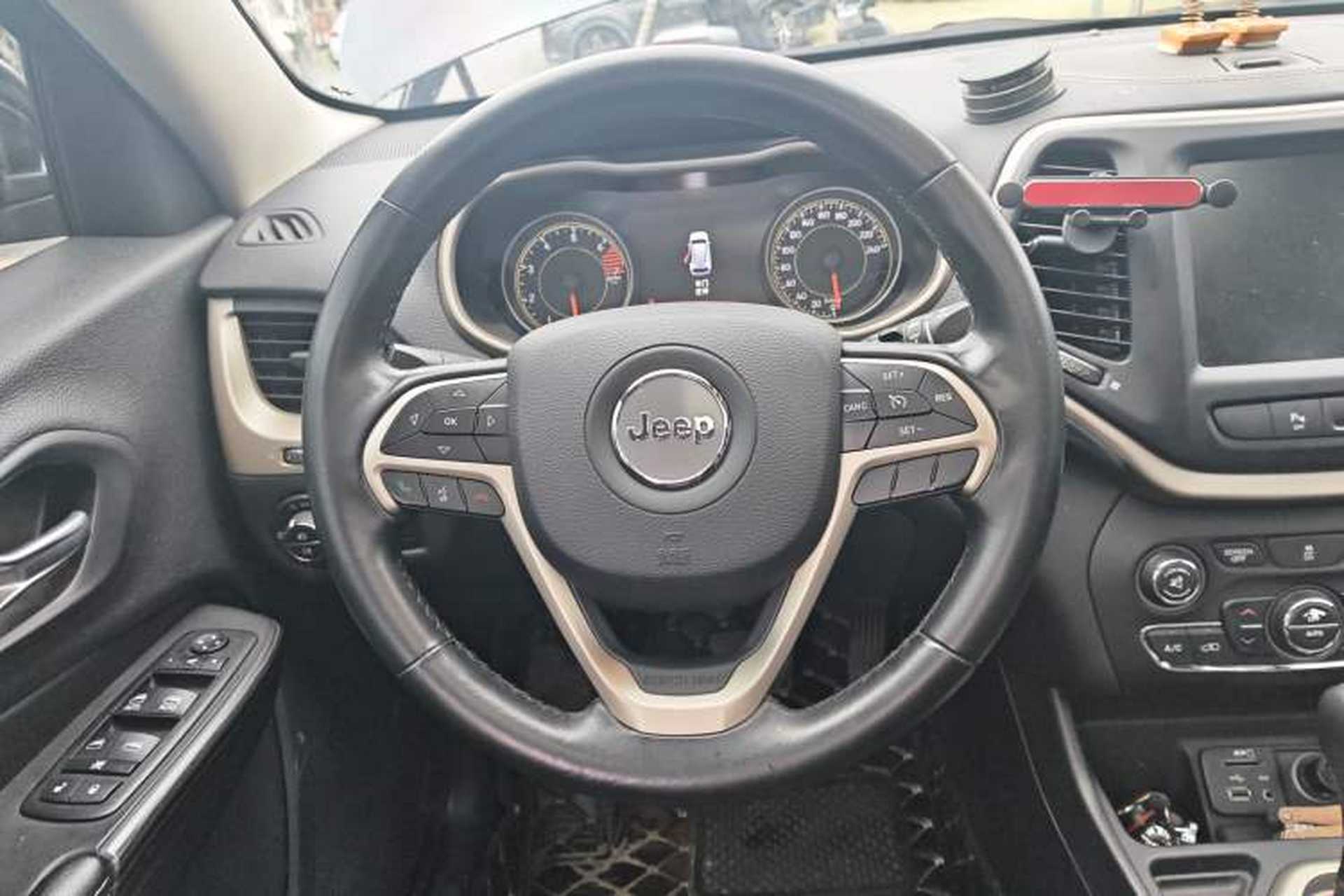 Used Jeep Cherokee 2016 2.0L Superior Edition Steering Wheel