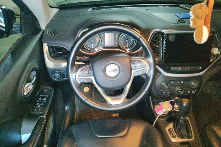 Used Jeep Cherokee 2016 2.4L Leading Edition Steering Wheel
