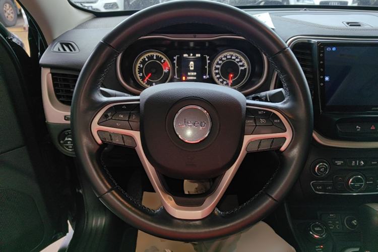 Used Jeep Cherokee 2016 2.4L Professional Edition Steering Wheel