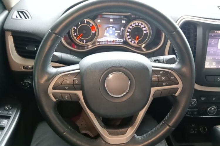 Used Jeep Cherokee 2016 2.0L Superior Edition Steering Wheel