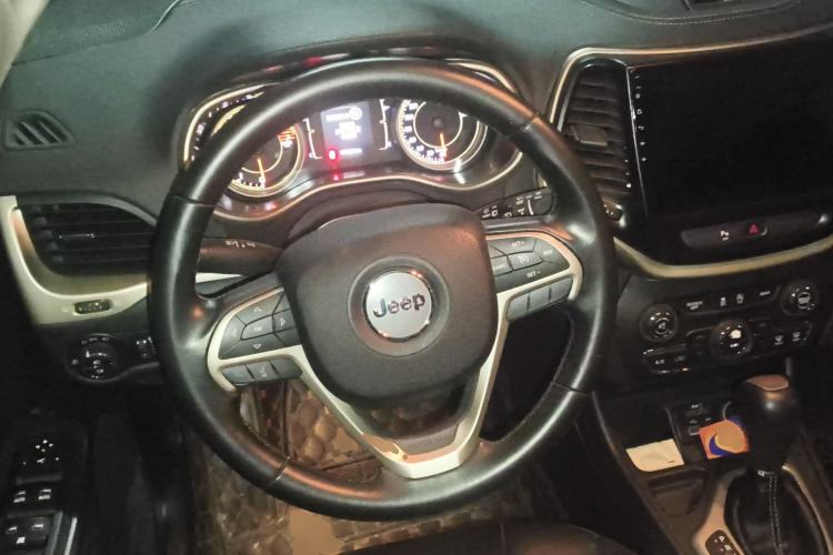 Used Jeep Cherokee 2016 2.4L Leading Edition Steering Wheel