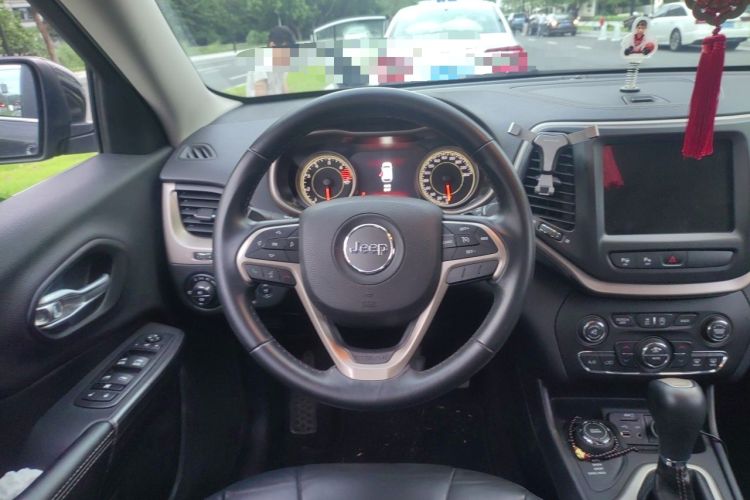 Used Jeep Cherokee 2016 2.4L Superior Edition Steering Wheel