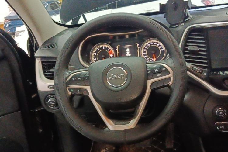 Used Jeep Cherokee 2016 2.4L Leading Edition Steering Wheel