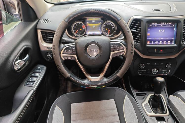 Used Jeep Cherokee 2016 2.0L Superior Edition Steering Wheel