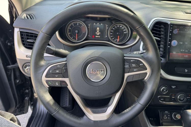 Used Jeep Cherokee 2016 2.4L Leading Edition Steering Wheel