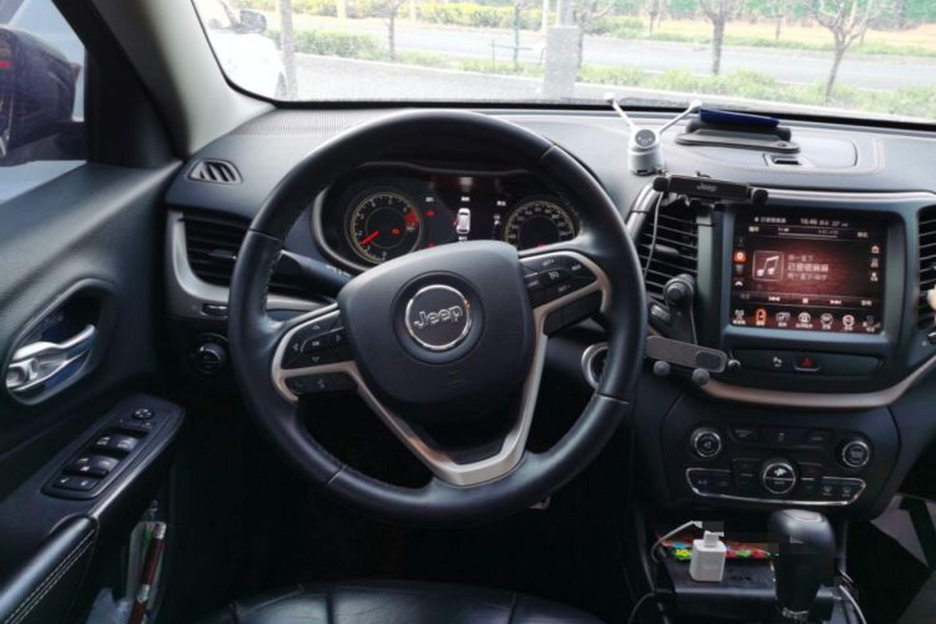 Used Jeep Cherokee 2016 2.0L Superior Edition Steering Wheel