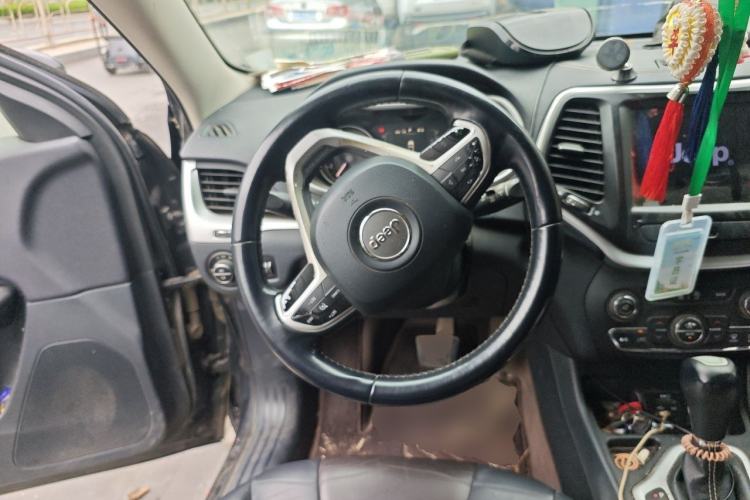 Used Jeep Cherokee 2016 2.4L Leading Smart Version Steering Wheel