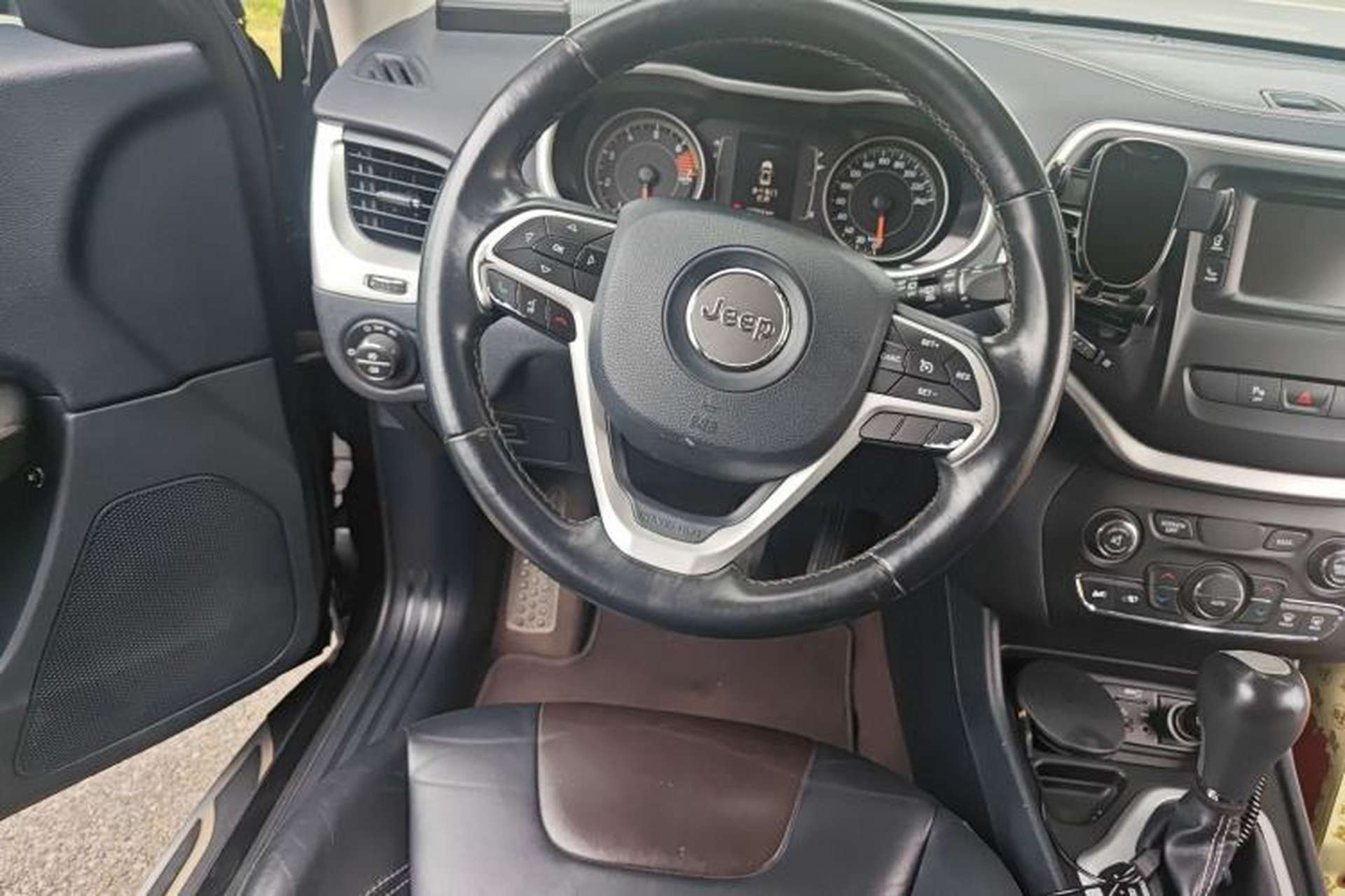 Used Jeep Cherokee 2016 2.4L Leading Edition Steering Wheel